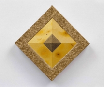 Linda Stark, Amber Pyramid, 2005